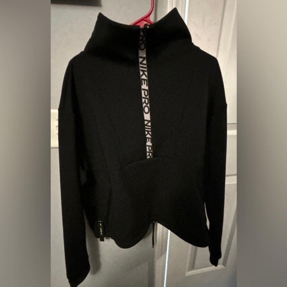 IN SEARCH OF… Nike pullover - Picture 2 of 2